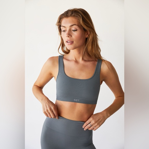 Set Active (SELLING AS SET) Sculptflex Box Cut Sports Bra & Leggings - Picture 1 of 6